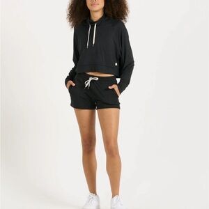 Vuori Halo Performance Black Heather Short